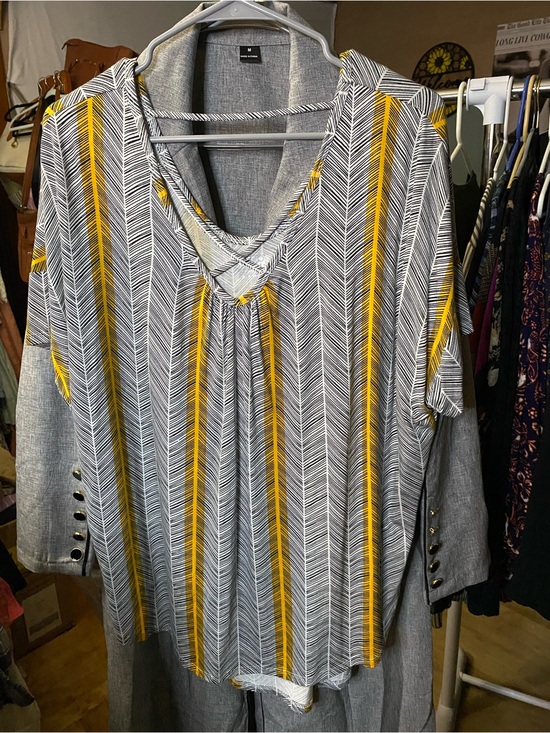 Apt. 9 Tops - Apt. 9 Gray Striped V-Neck Tunic with Yellow Stripes